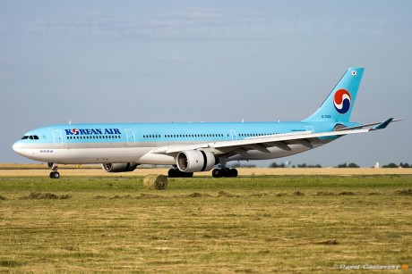 Korean Air | HL7584